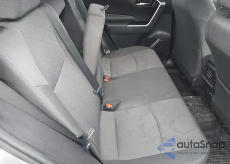 2021 Toyota Rav4 Xle z USA, uszkodzony, nr VIN 2T3P1RFV5MC246676